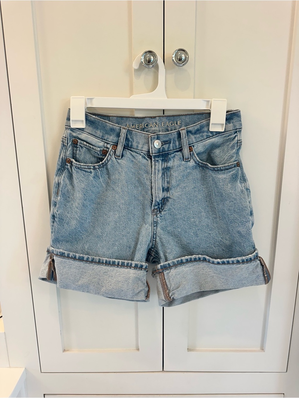 American Eagle Outfitters Light Wash Denim Roll-Cuff Jean Shorts